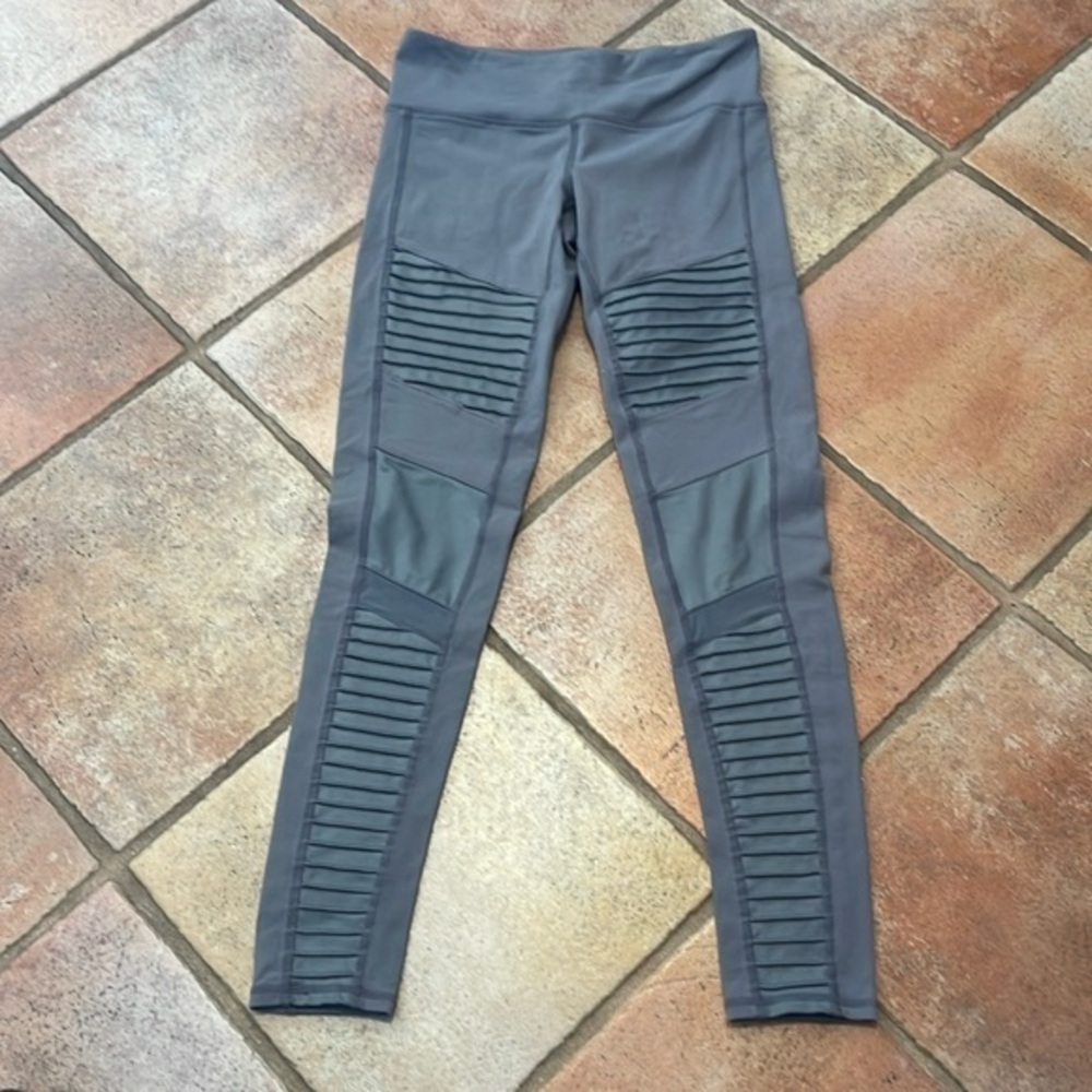 ALO YOGA MOTTO LEGGINGS SMALL